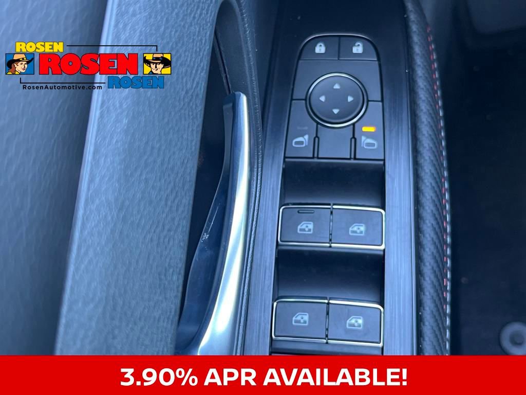 New 2025 Nissan Kicks SR image 18