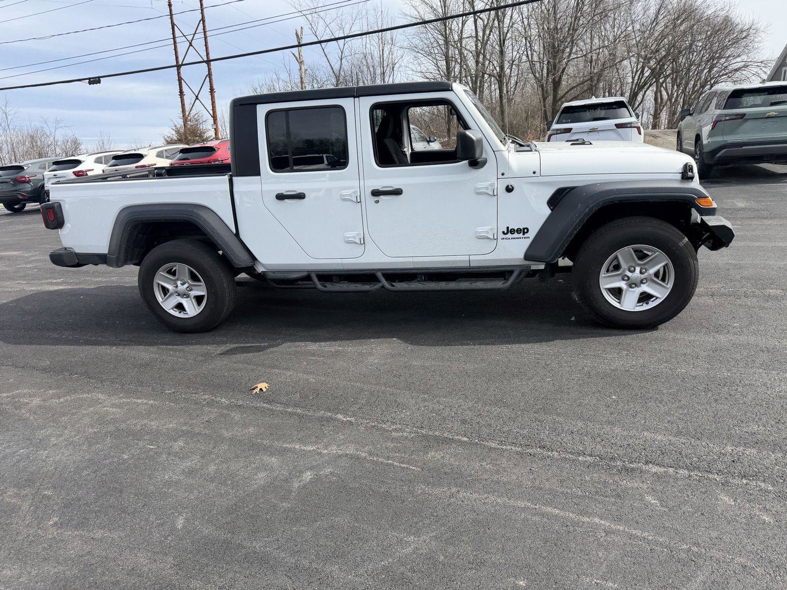 Used 2023 Jeep Gladiator Sport image 7