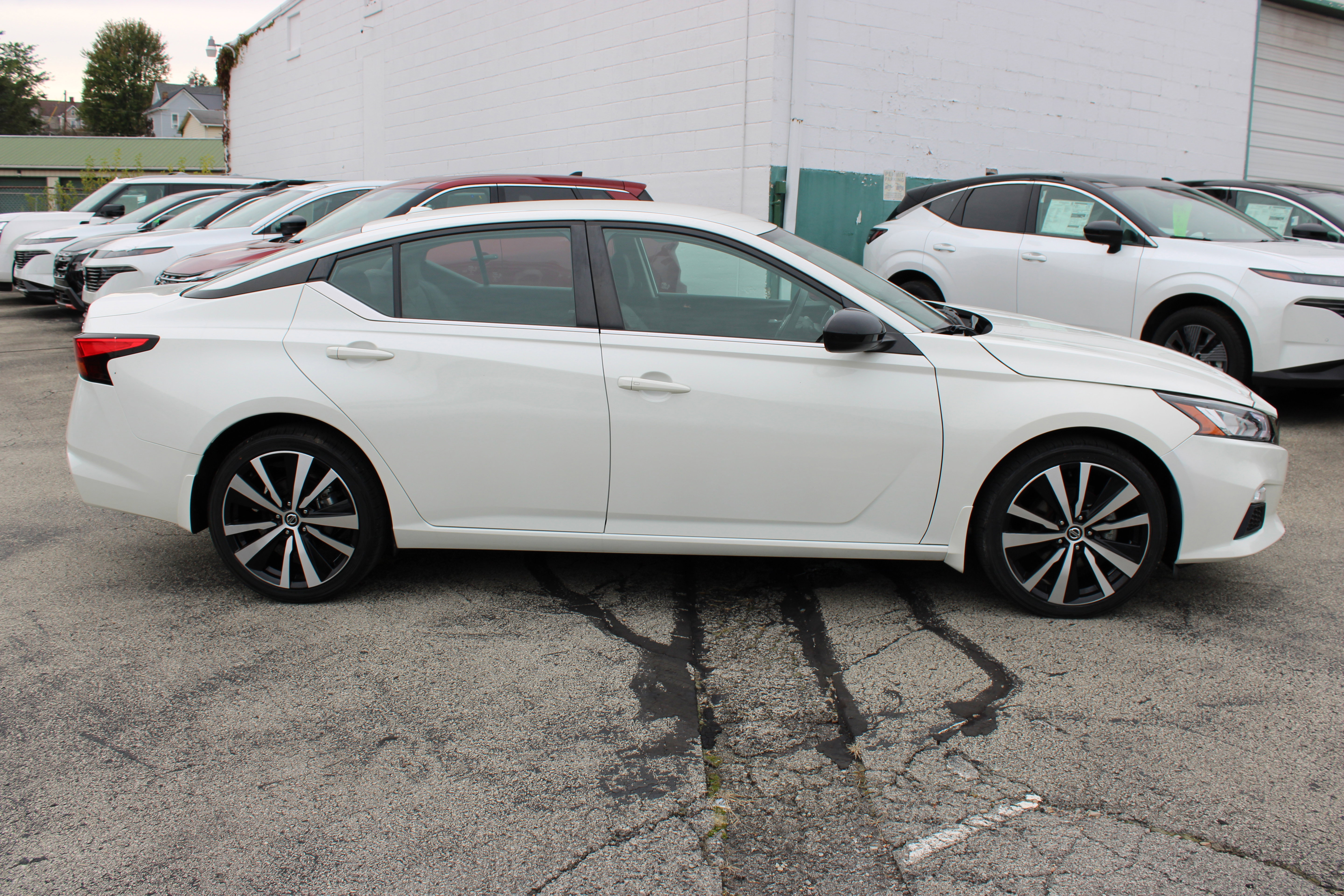 Certified 2022 Nissan Altima 2.5 SR image 7