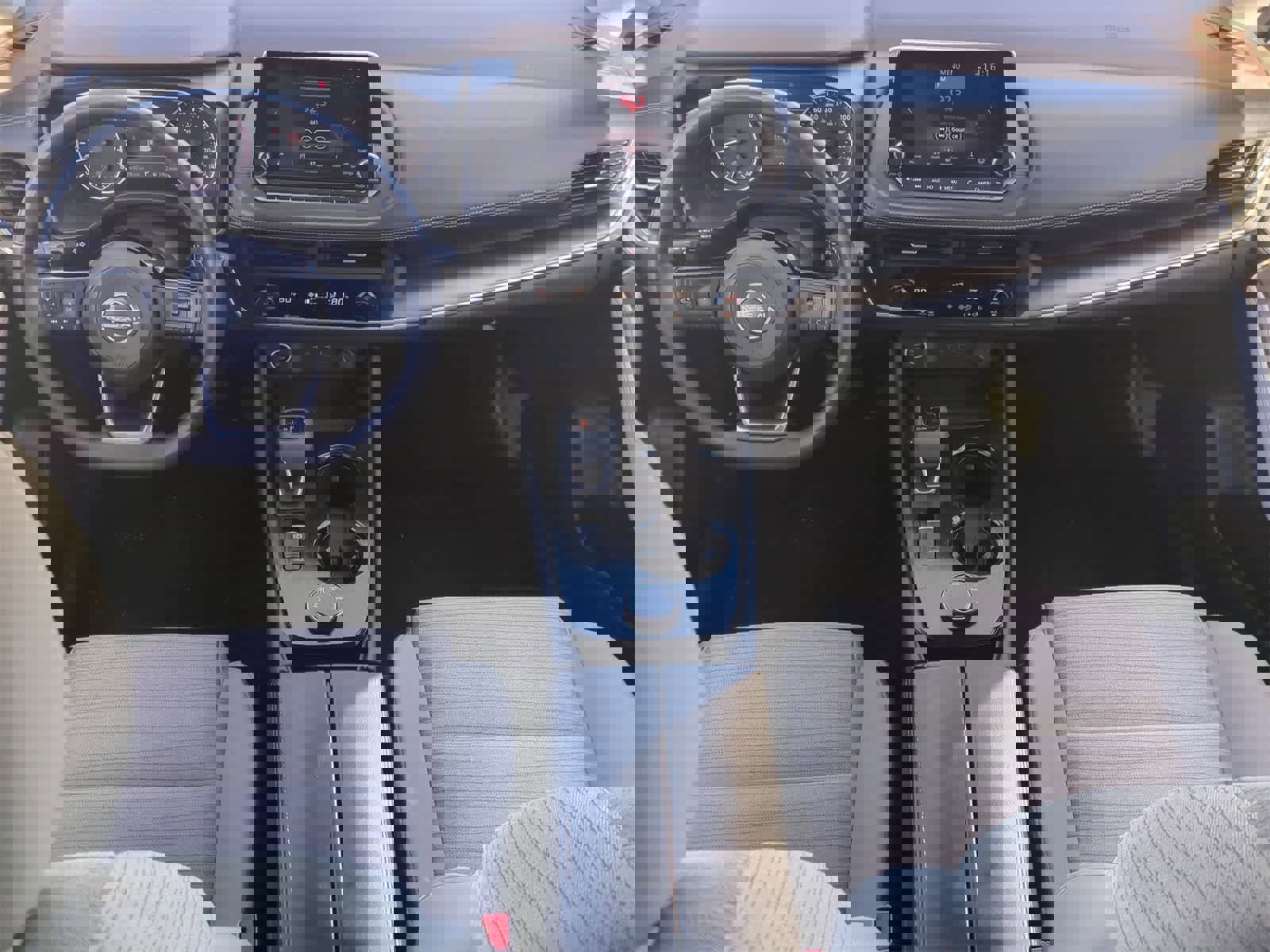 Used 2023 Nissan Rogue SV image 15