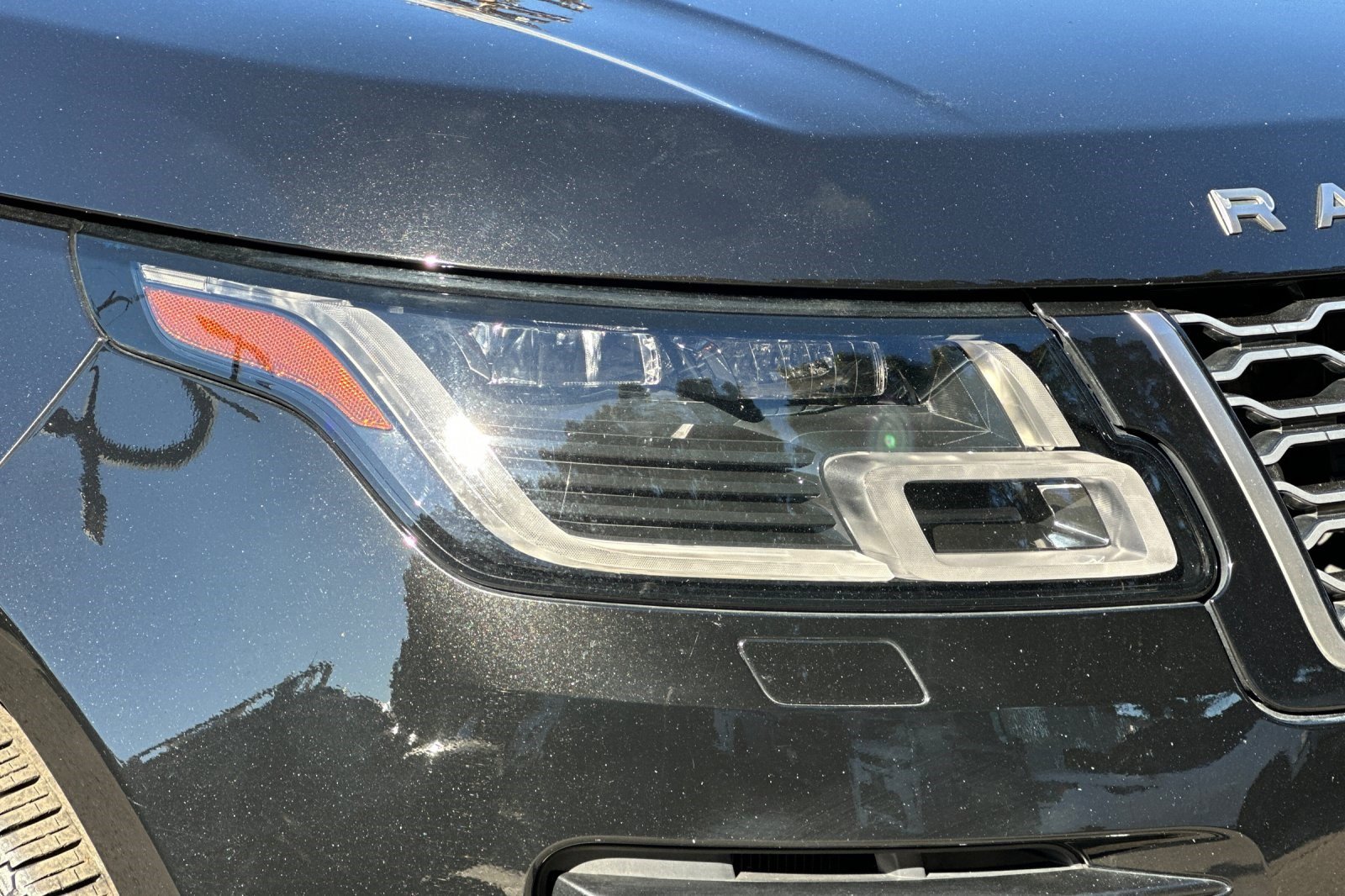 Used 2020 Land Rover Range Rover HSE image 12