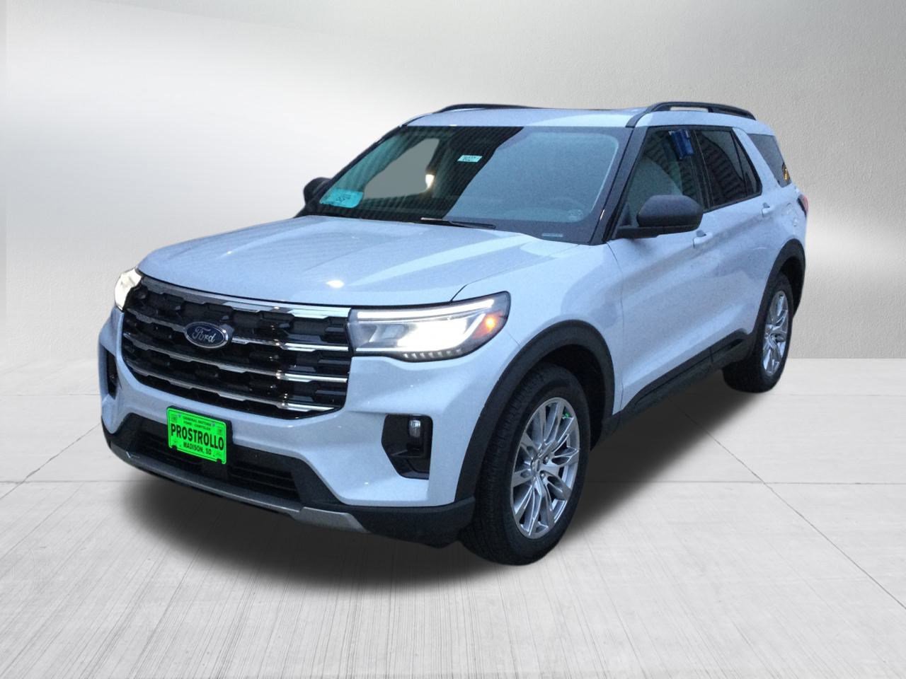 New 2026 Ford Explorer Active w/ Active Comfort Package image 2