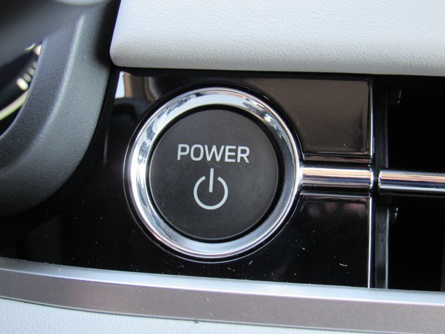 New 2025 Mitsubishi Outlander SEL image 19