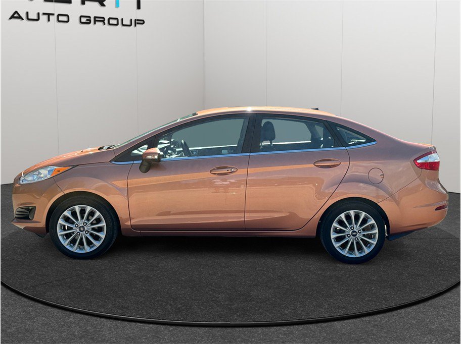 Used 2017 Ford Fiesta Titanium FWD image 5
