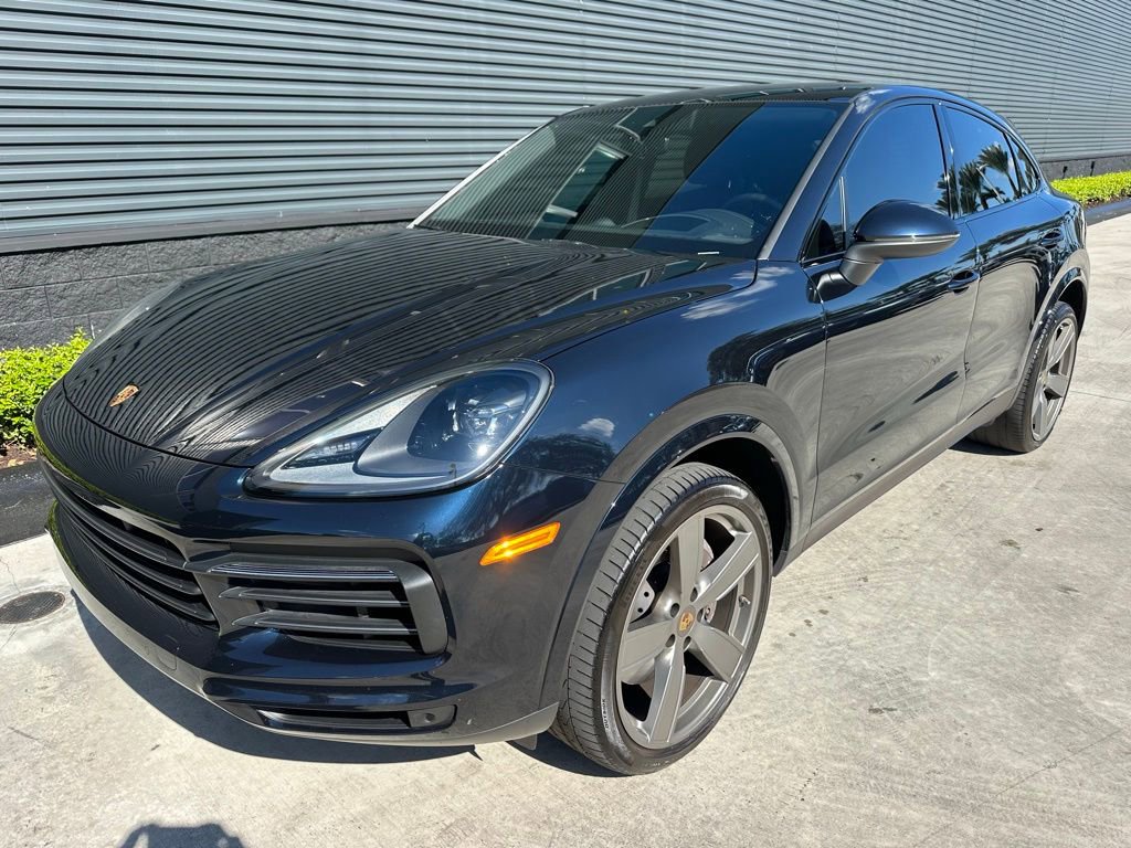 Certified 2023 Porsche Cayenne Platinum Edition image 7