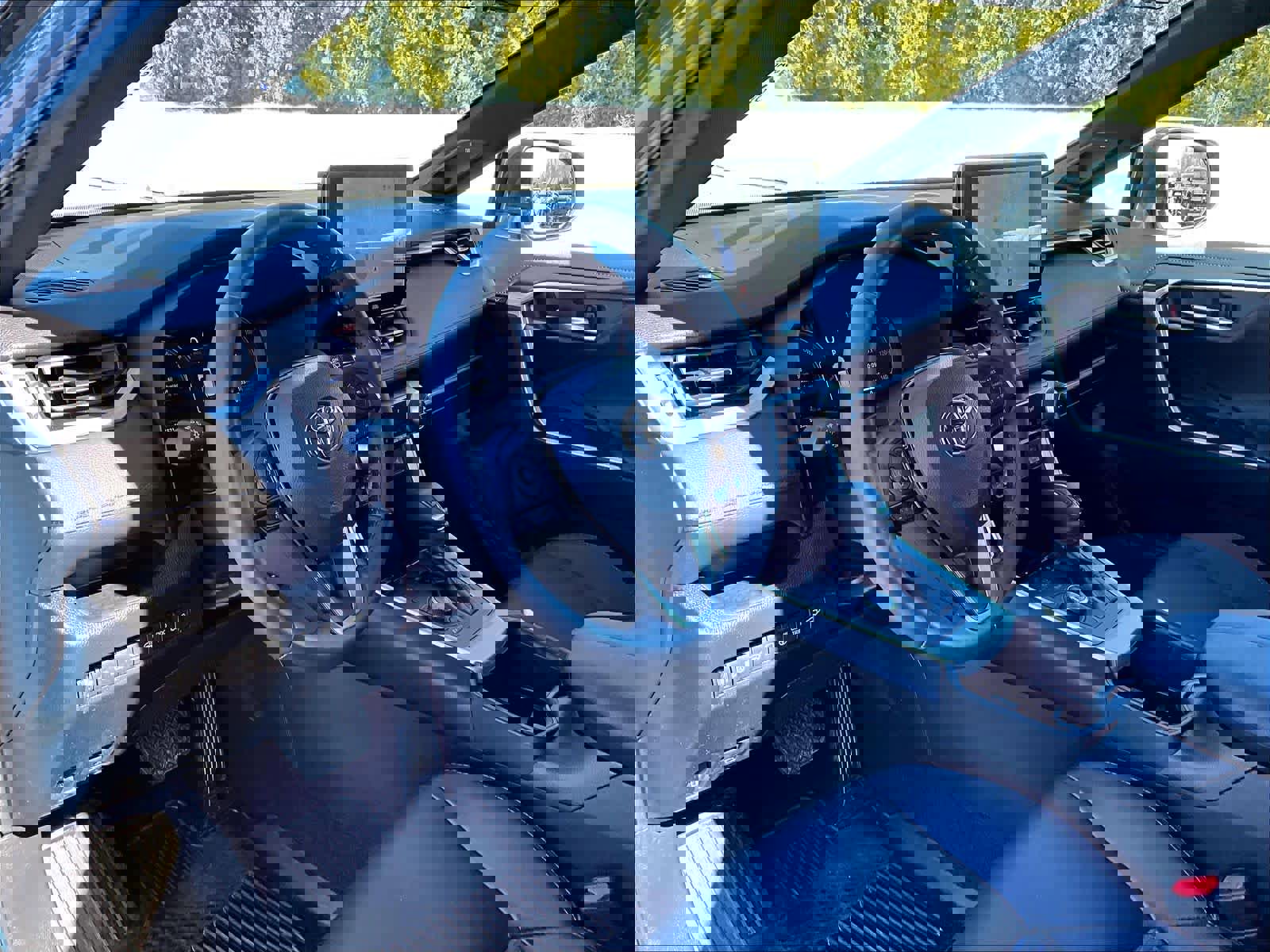 Used 2023 Toyota RAV4 XSE image 8