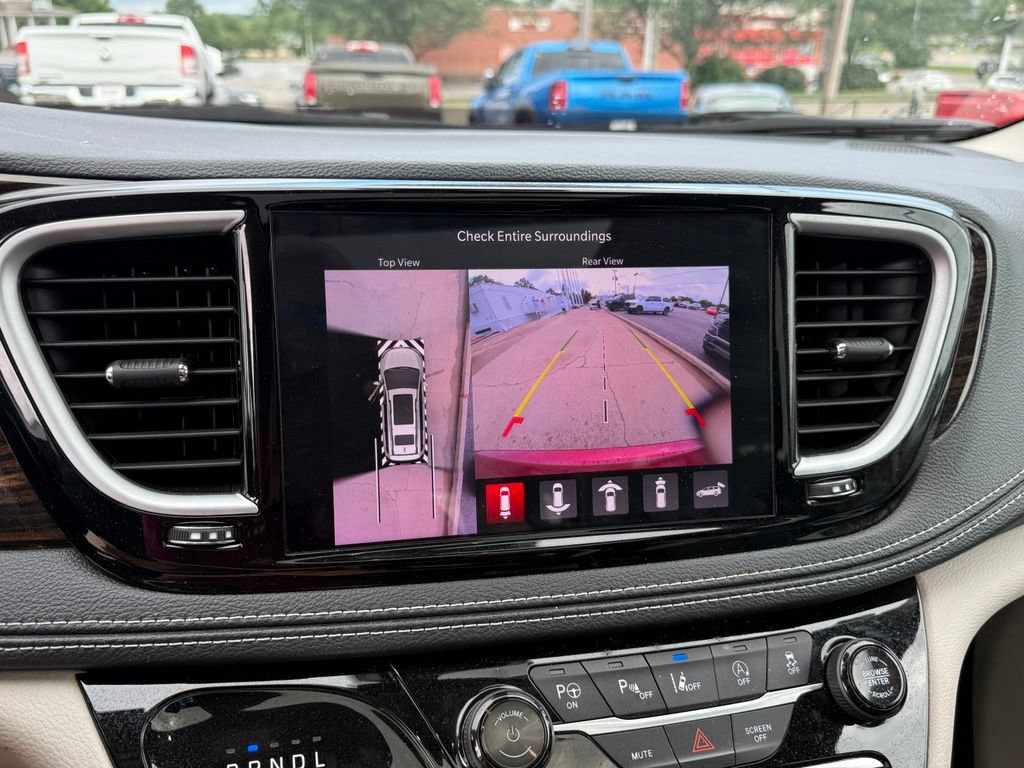 Used 2023 Chrysler Pacifica Limited w/ Uconnect Theater Family Group AWD/4WD image 20