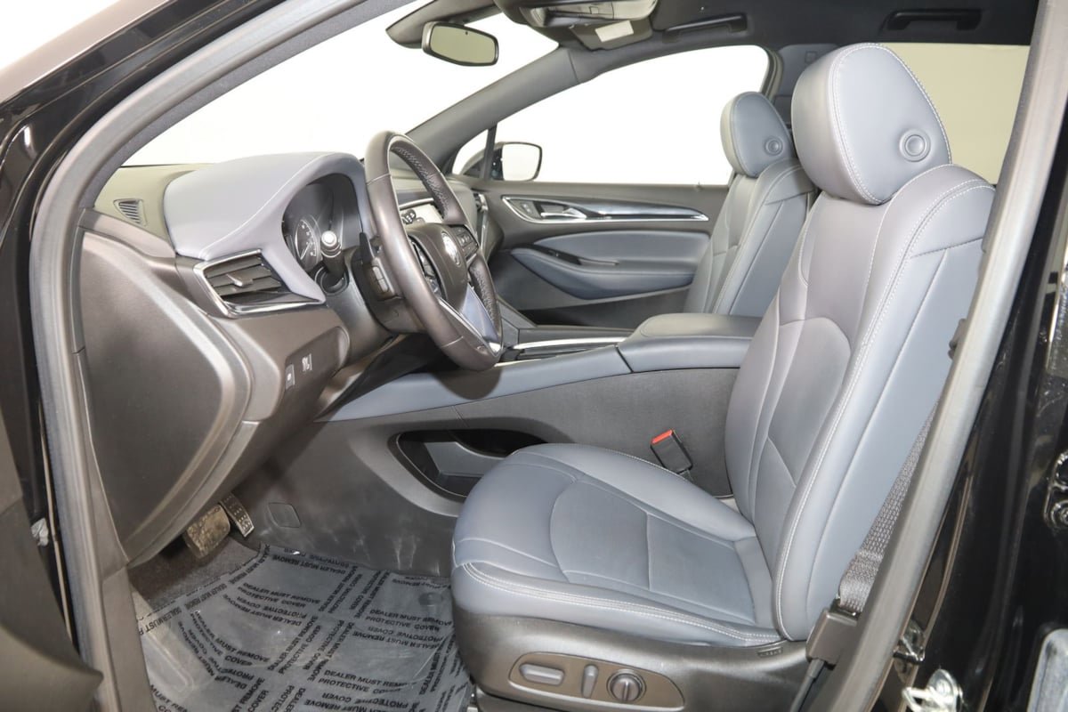 Used 2023 Buick Enclave Essence AWD/4WD image 11