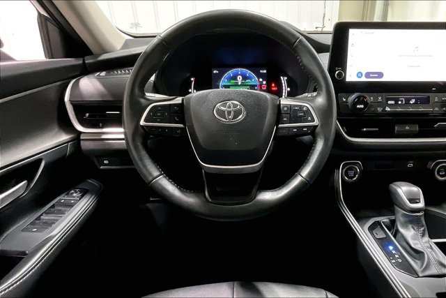 Certified 2025 Toyota Grand Highlander AWD image 6
