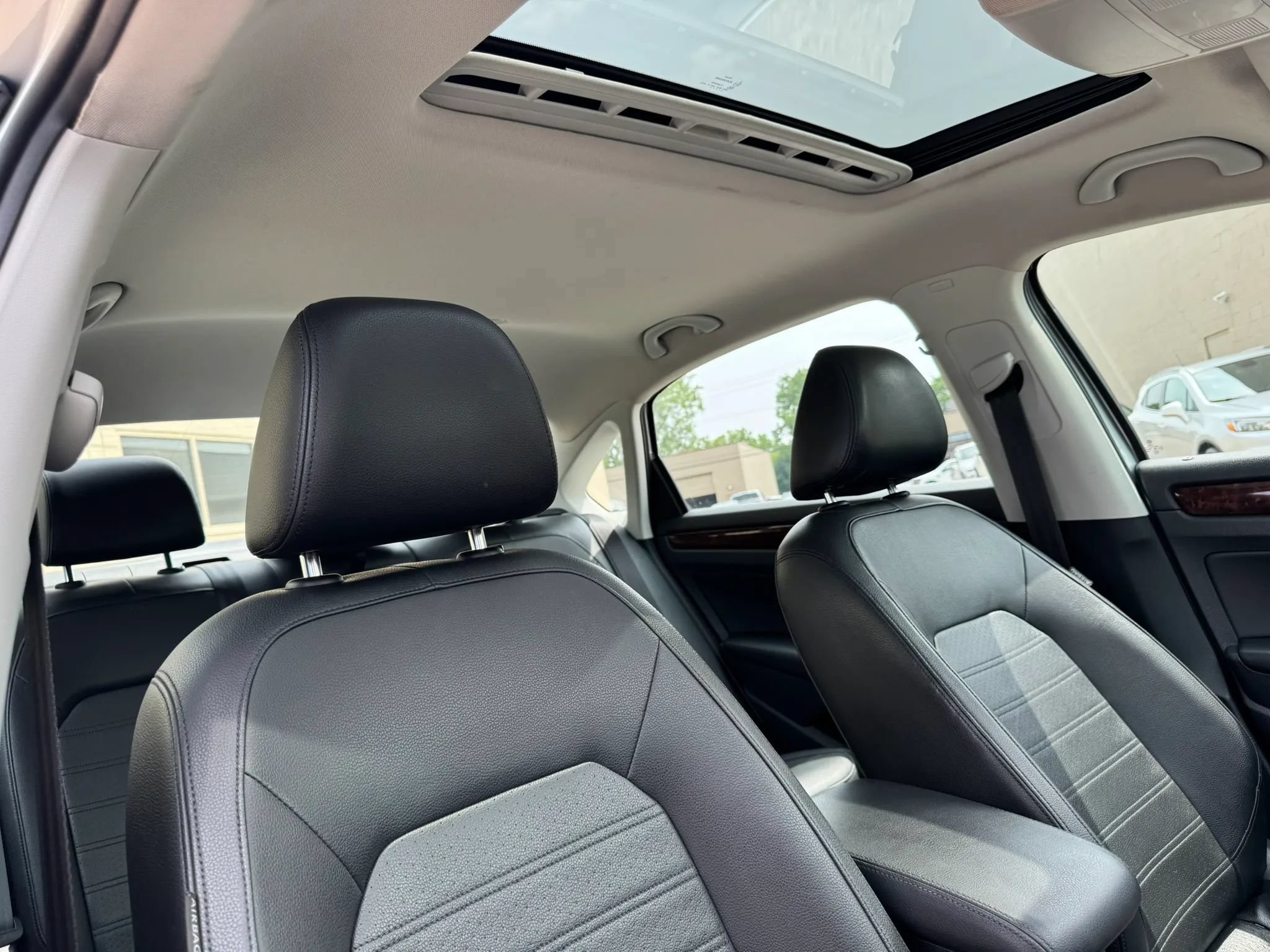 Used 2012 Volkswagen Passat 2.5 SEL Premium FWD image 27