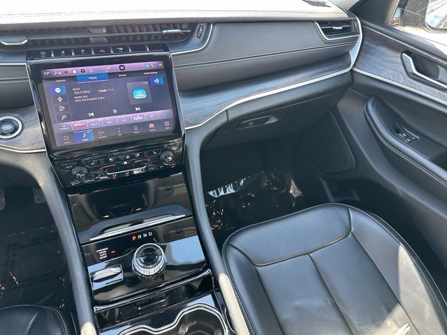 Used 2023 Jeep Grand Cherokee Limited w/ Luxury Tech Group II AWD/4WD image 18