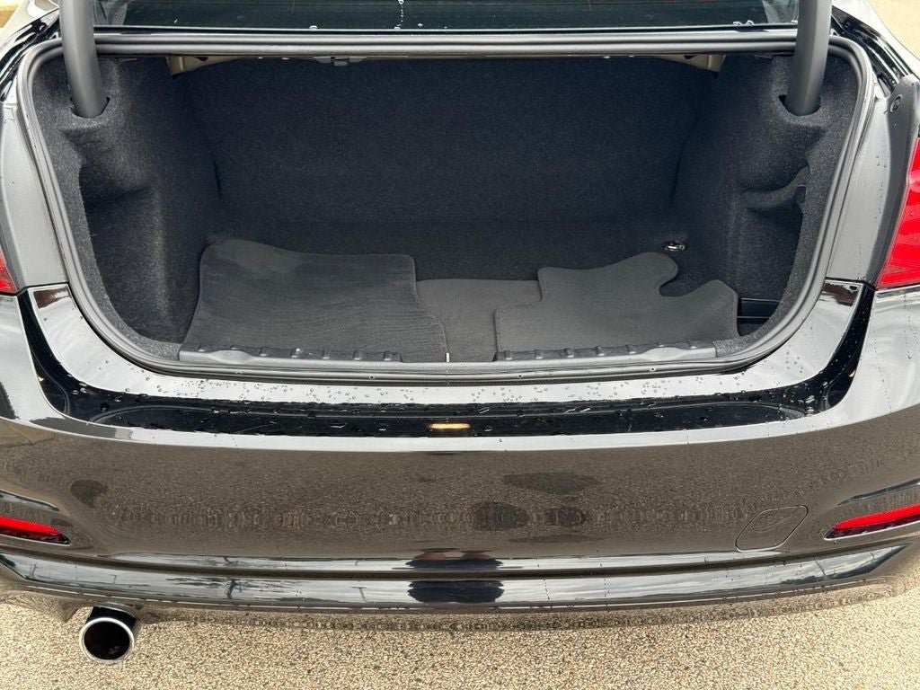 Used 2018 BMW 320i xDrive Sedan AWD/4WD image 6