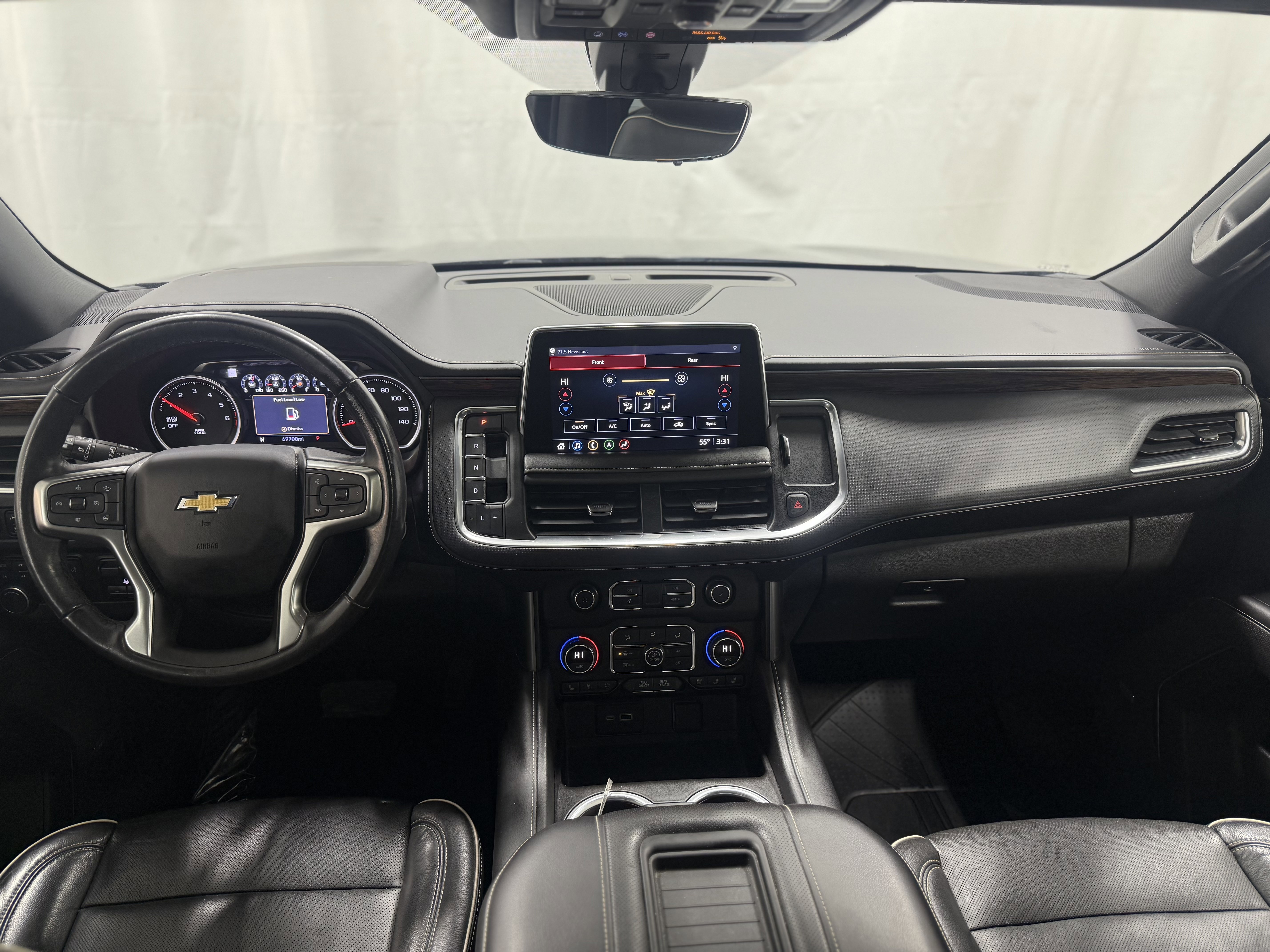 Used 2021 Chevrolet Suburban Premier w/ Premium Package image 17