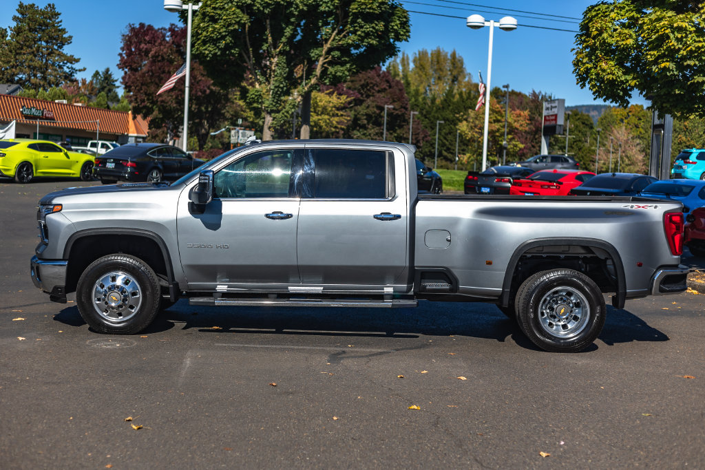 Used 2025 Chevrolet Silverado 3500 LTZ w/ LTZ Convenience Package AWD/4WD image 13