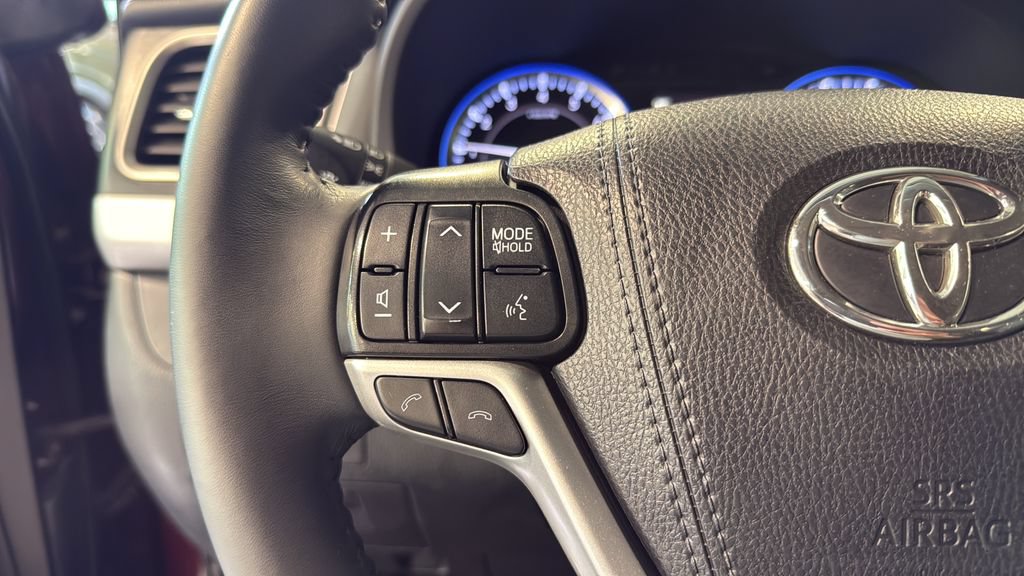 Used 2019 Toyota Highlander XLE AWD/4WD image 26
