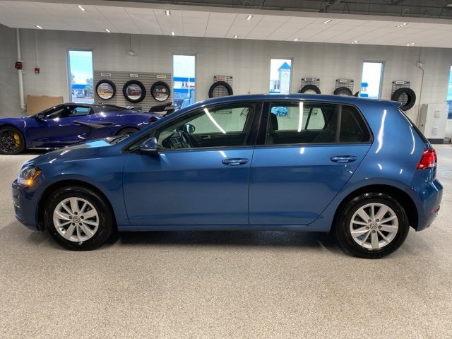 Used 2019 Volkswagen Golf S image 9