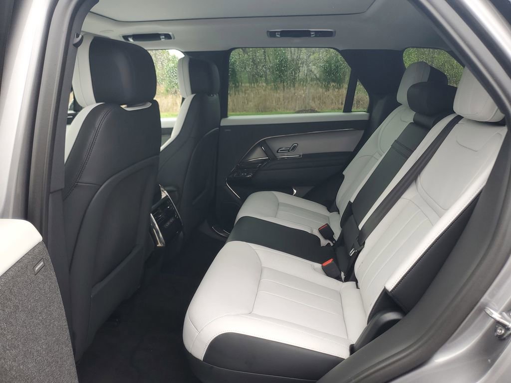 Certified 2025 Land Rover Range Rover Sport Dynamic SE AWD/4WD image 24