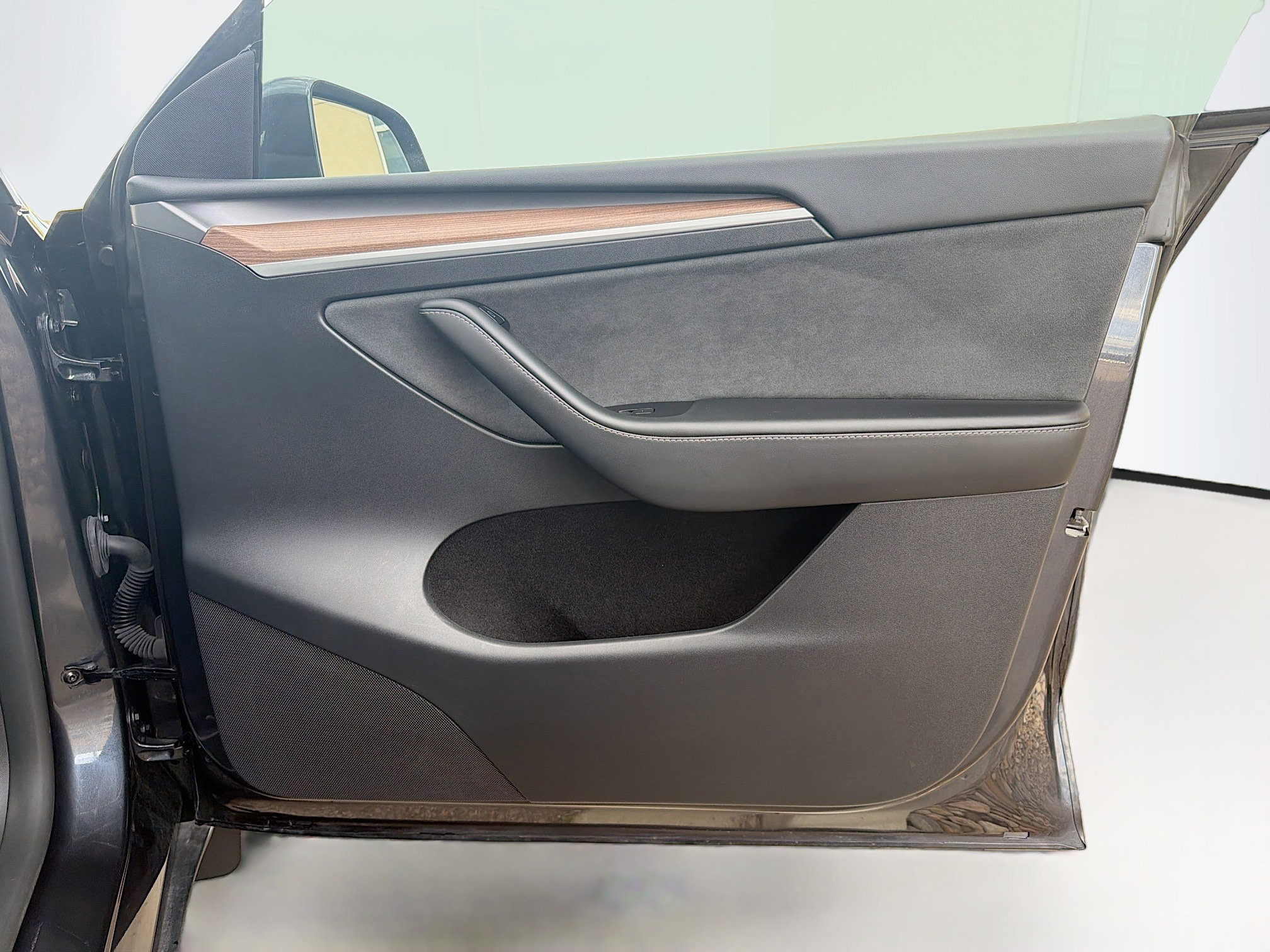 Used 2024 Tesla Model Y Long Range image 32