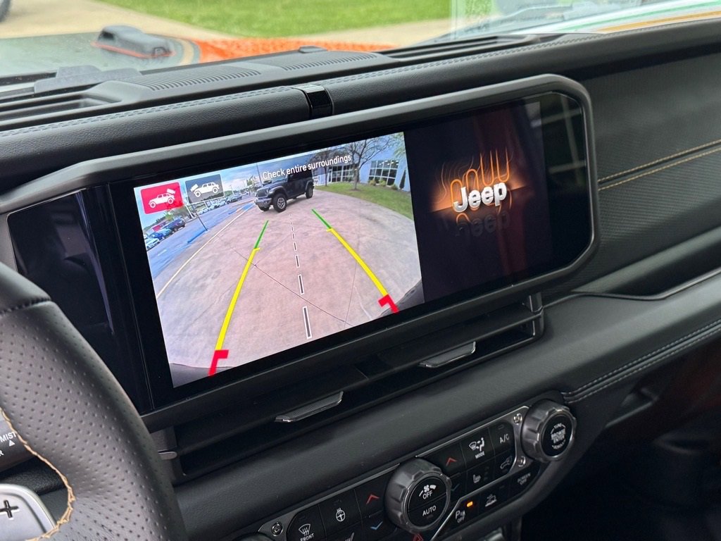 New 2025 Jeep Wrangler Unlimited Rubicon 392 image 17