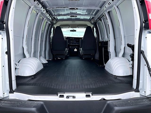 New 2026 Chevrolet Express 2500 w/ Driver Convenience Package RWD image 14