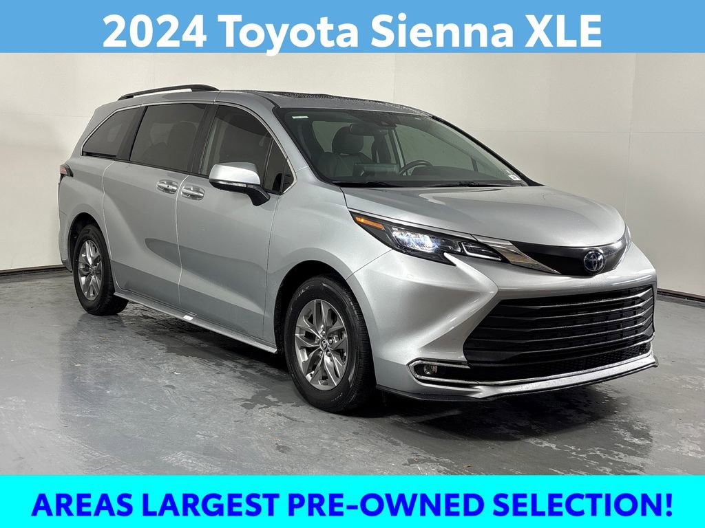 Certified 2024 Toyota Sienna XLE image 3