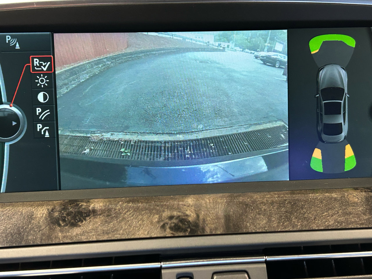 Used 2013 BMW M6 Coupe w/ Executive Pkg image 15