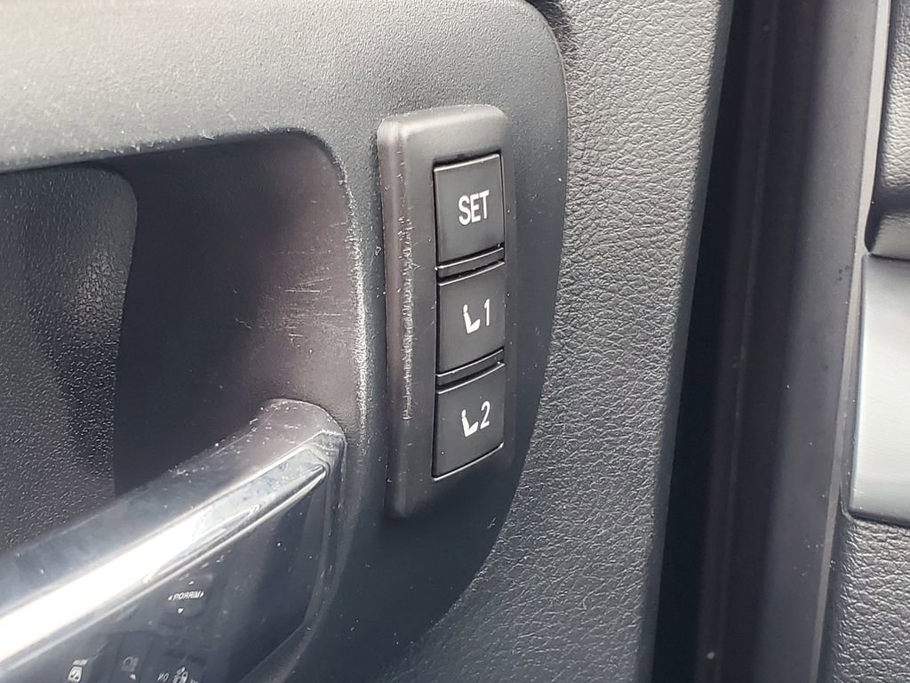 Used 2019 Toyota Tundra 4x4 CrewMax image 13