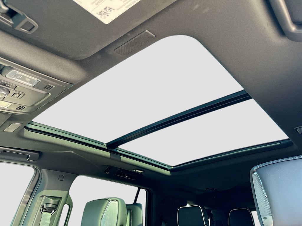 Used 2025 GMC Yukon AT4 Ultimate w/ LPO, Floor Liner Package AWD/4WD image 29