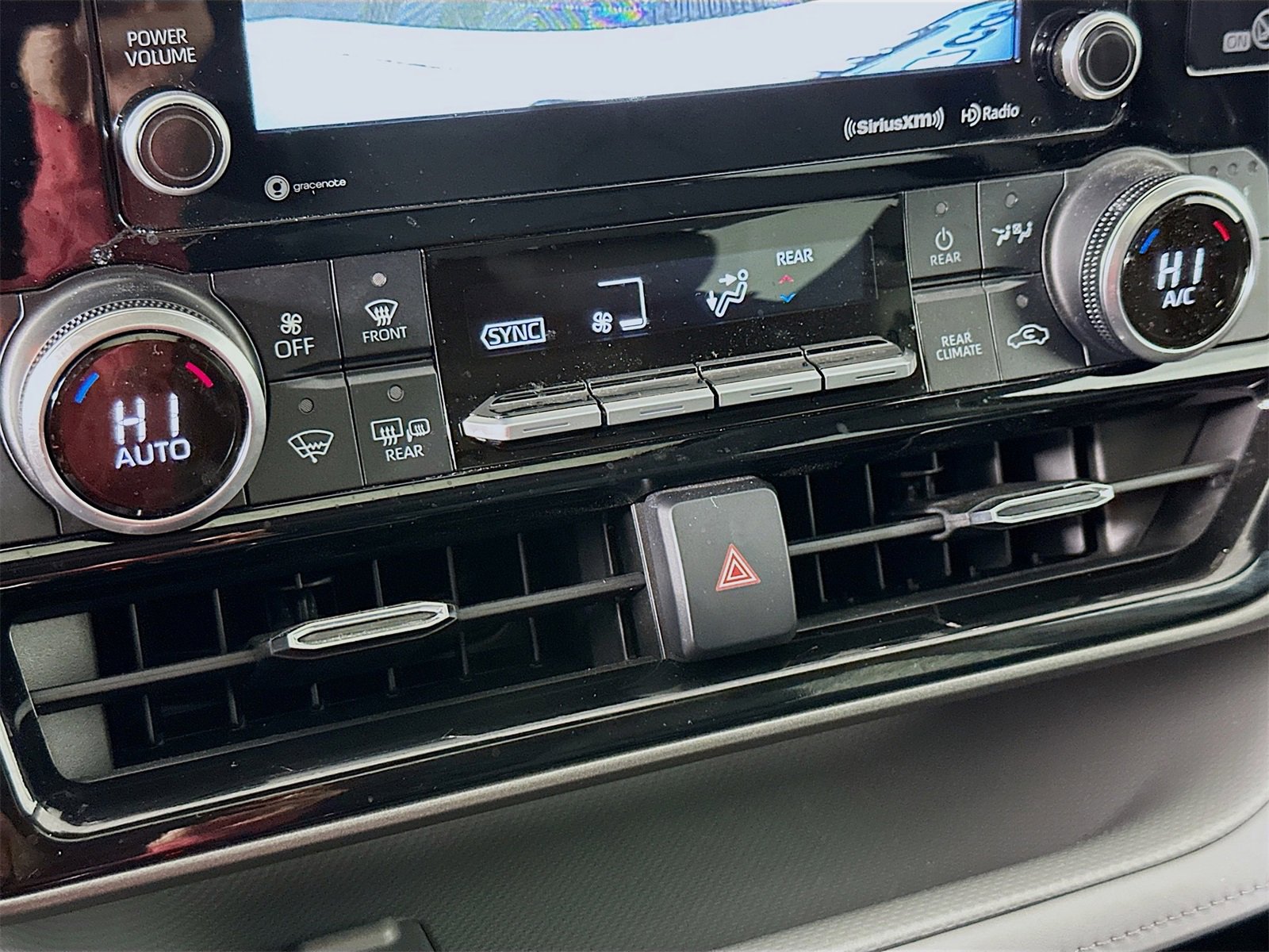 Certified 2021 Toyota Highlander XLE image 16