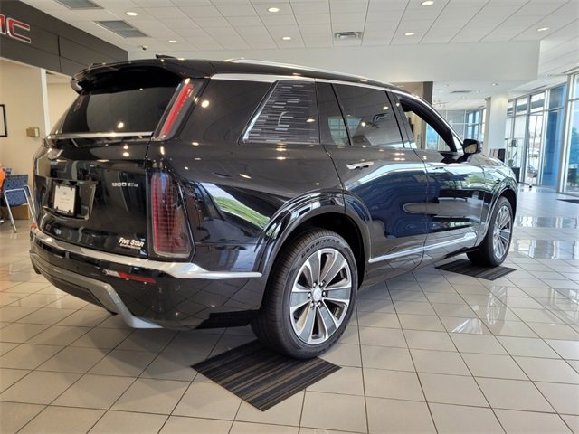 New 2026 Cadillac Vistiq Luxury w/ LPO, Floor Liner Package image 13