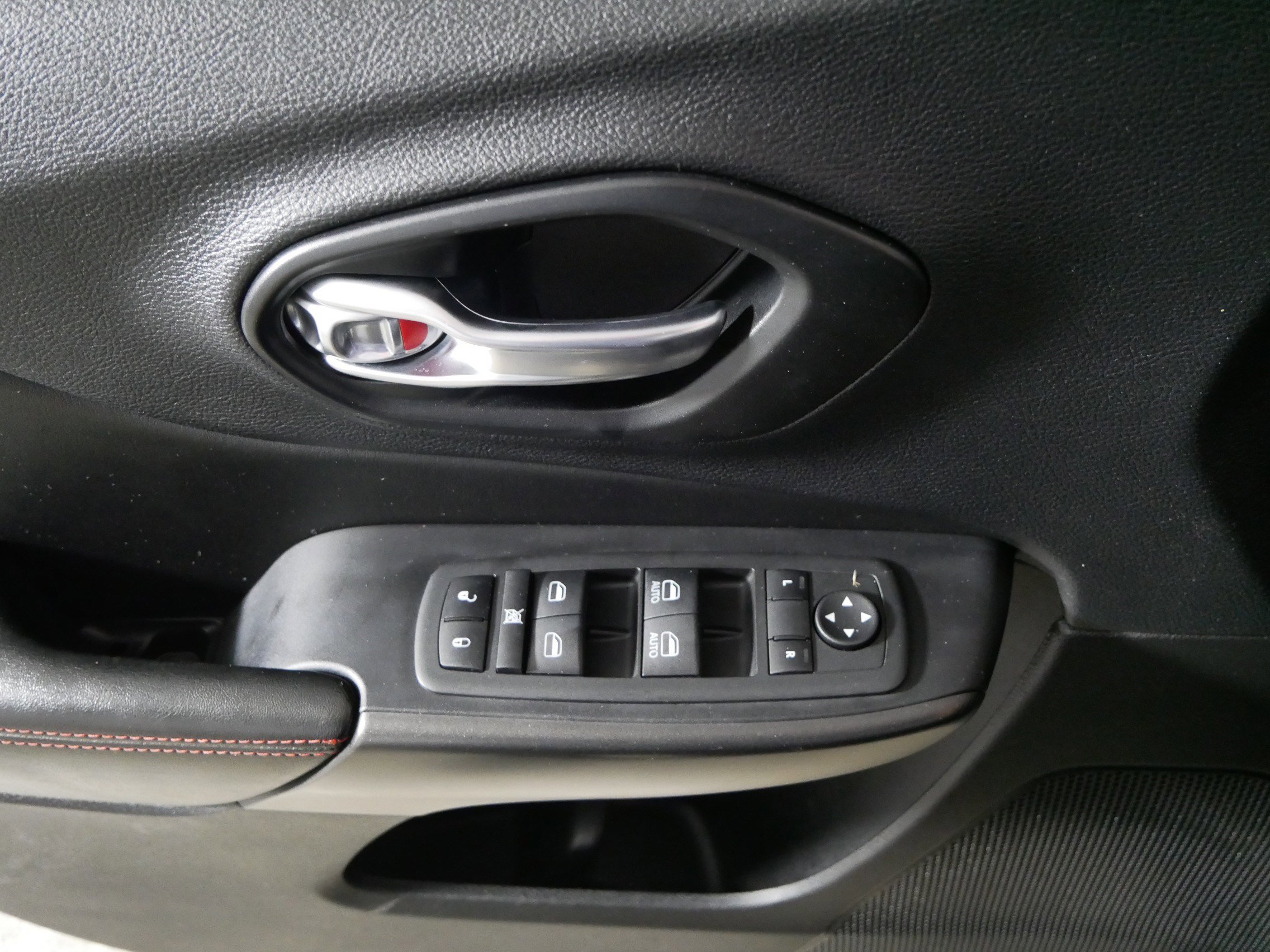 Used 2021 Jeep Cherokee Trailhawk w/ Trailer Tow Group image 19