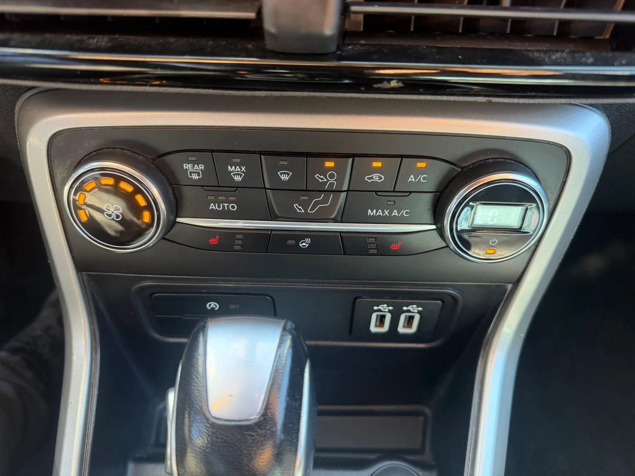 Used 2020 Ford EcoSport Titanium FWD image 20