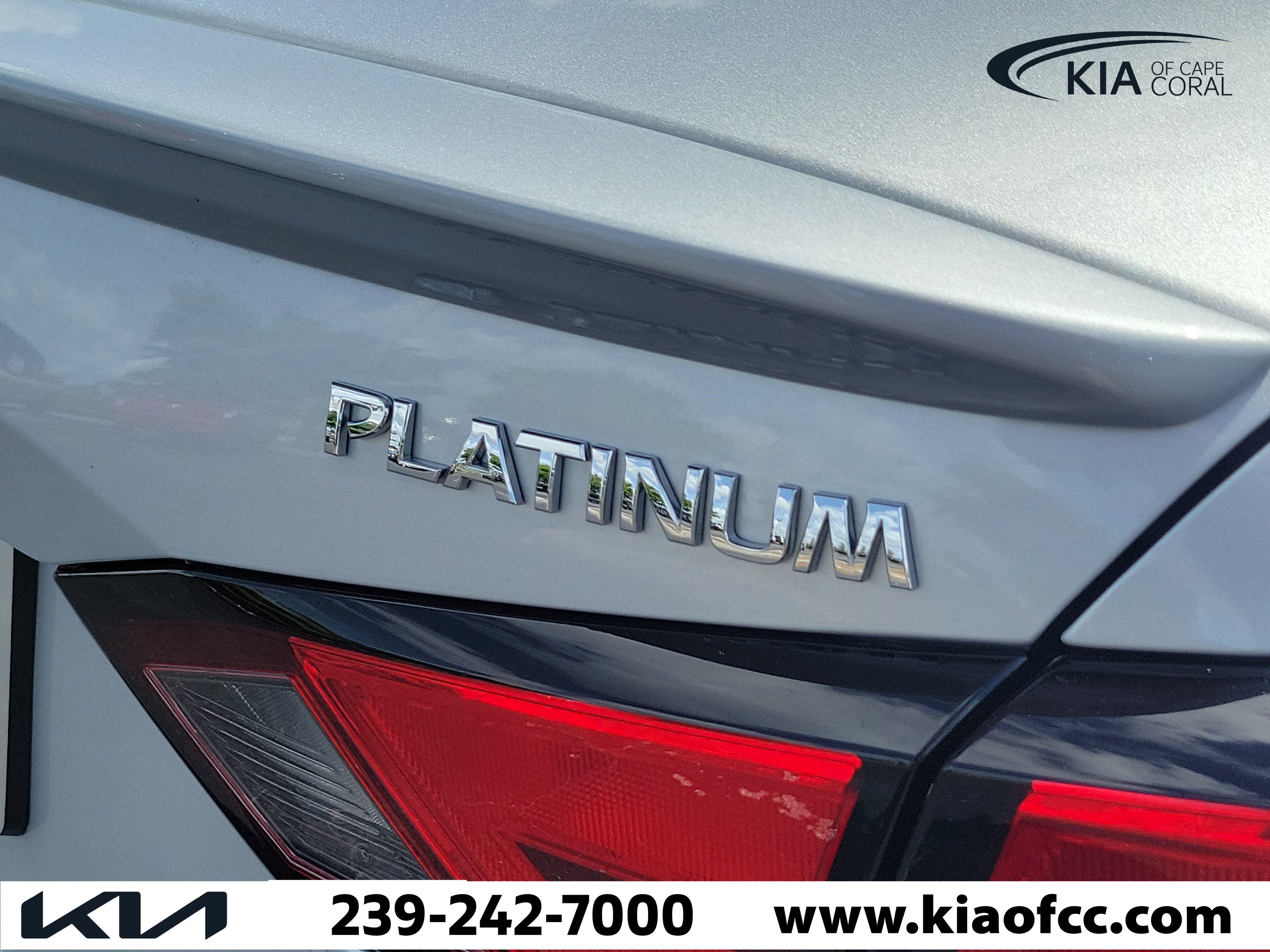 Used 2020 Nissan Altima 2.0 Platinum FWD image 10