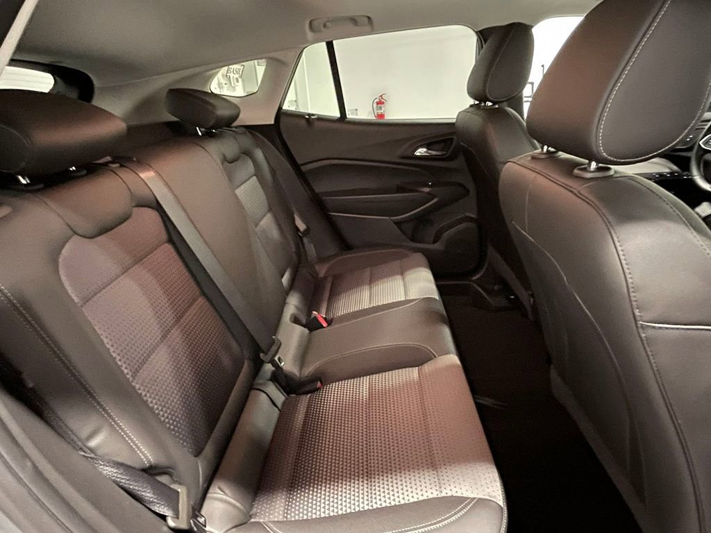 Used 2024 Chevrolet Trax LT w/ Sunroof Package image 22