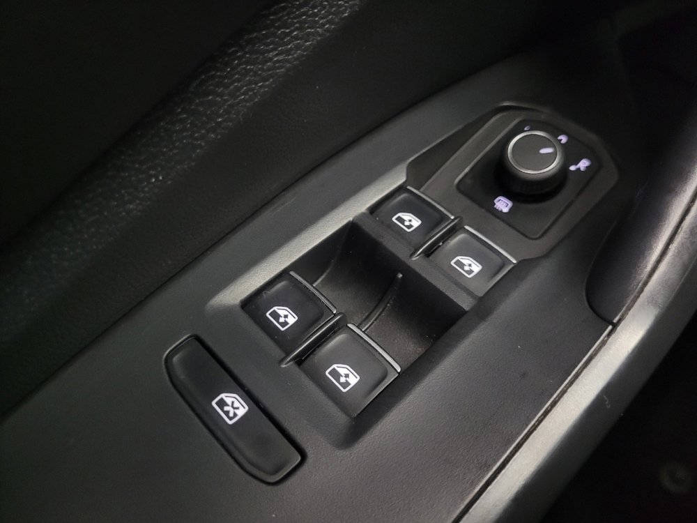Used 2024 Volkswagen Jetta SE image 27