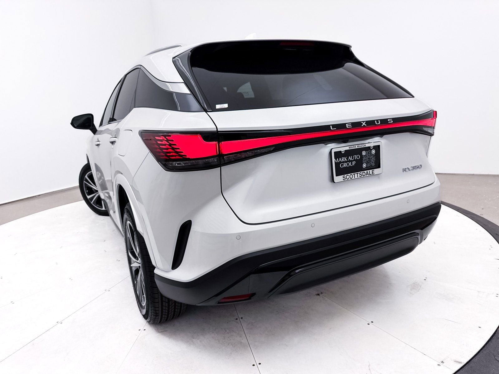 Used 2024 Lexus RX 350 FWD w/ Technology Package image 7