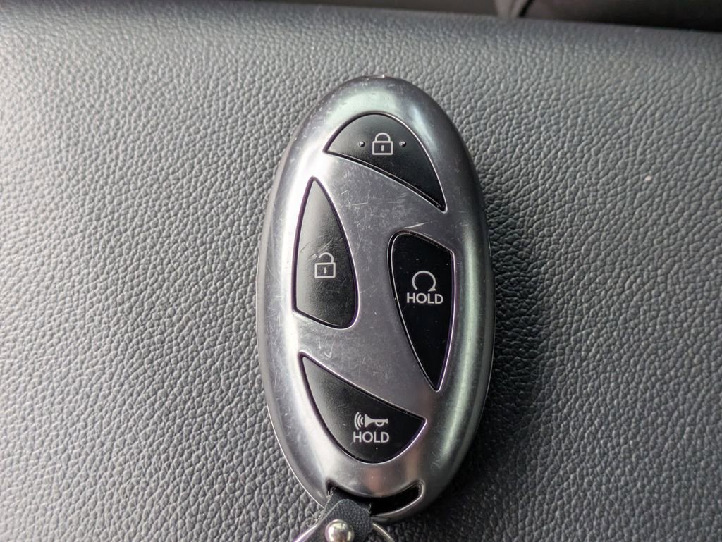 Certified 2025 Hyundai Elantra Sport image 27