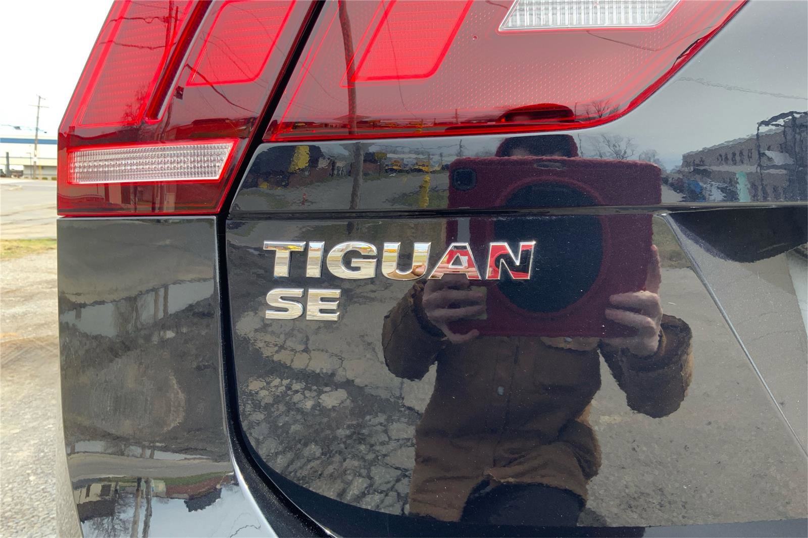 Used 2019 Volkswagen Tiguan SE w/ Panoramic Sunroof Package image 24