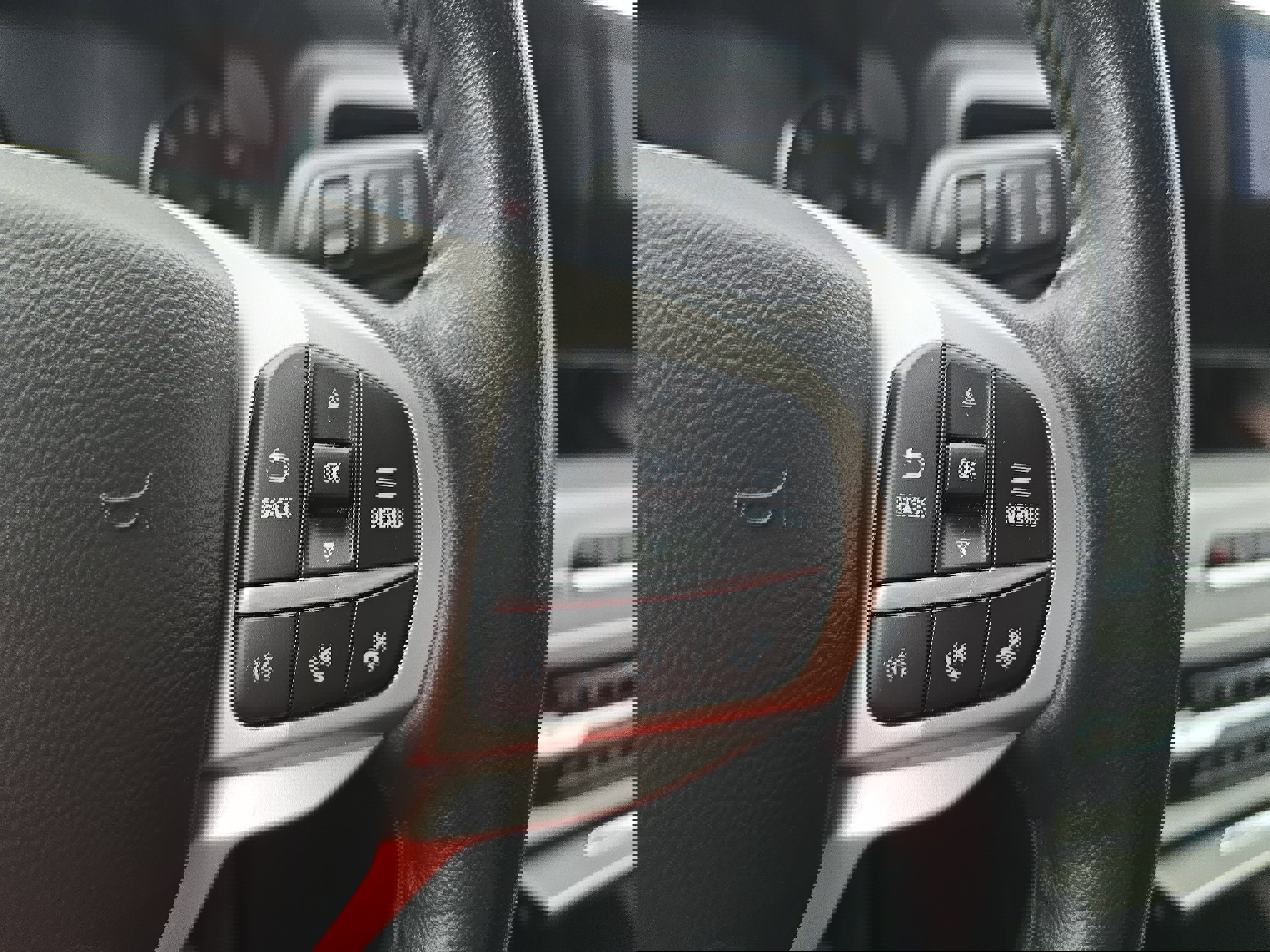 Used 2022 Ford Explorer XLT w/ Class IV Trailer Tow Package image 19