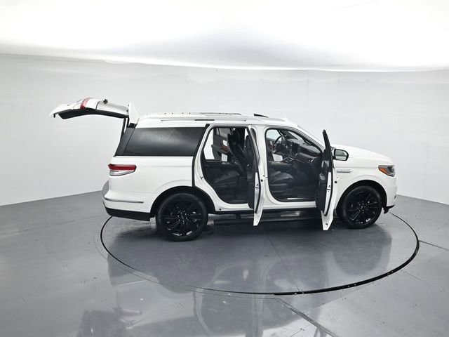 Used 2024 Lincoln Navigator Reserve image 43
