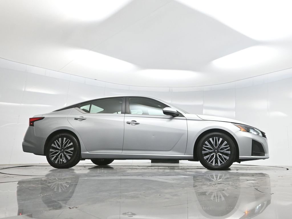Used 2023 Nissan Altima 2.5 SV image 58
