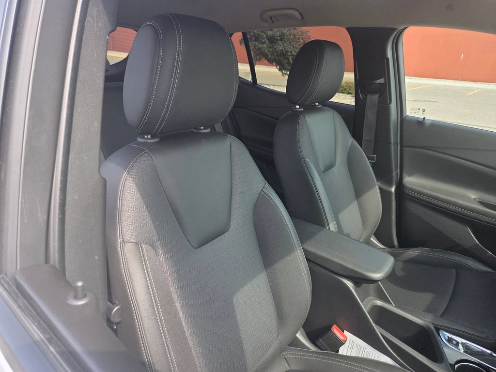 Used 2025 Buick Encore GX Preferred AWD/4WD image 33