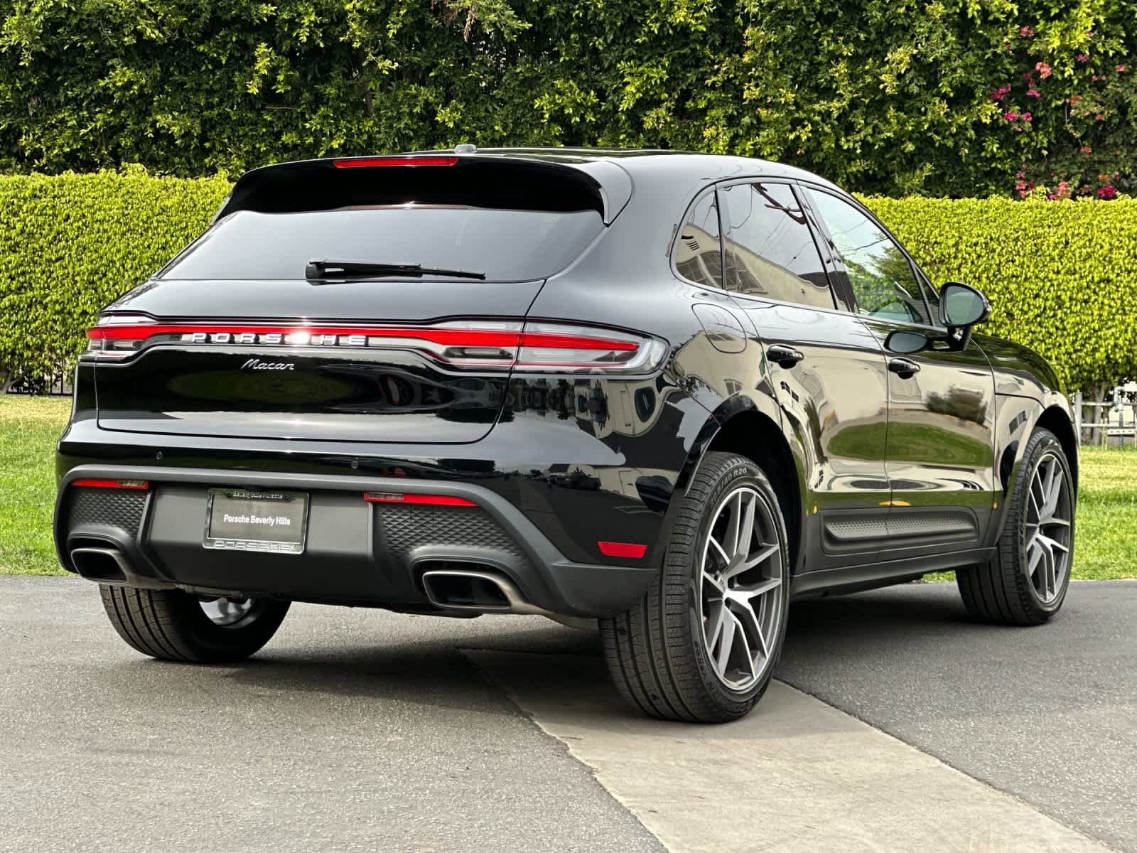 New 2026 Porsche Macan AWD/4WD image 8