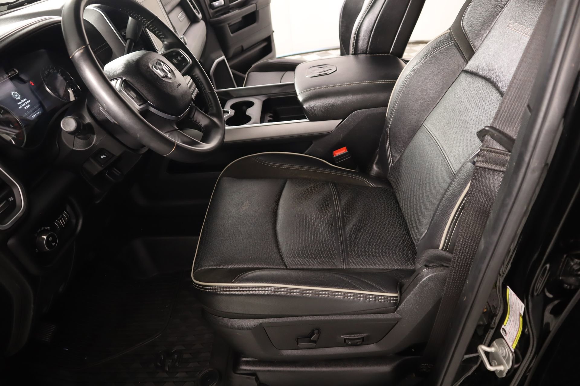 Used 2024 RAM 3500 Laramie w/ Night Edition AWD/4WD image 12