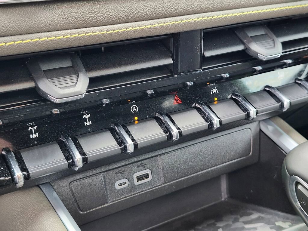 Used 2024 Chevrolet Colorado ZR2 w/ Technology Package AWD/4WD image 24