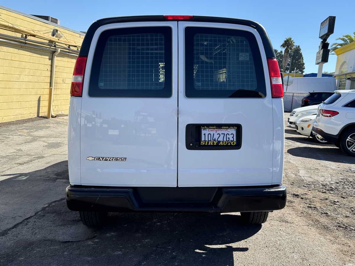 Used 2021 Chevrolet Express 2500 Extended w/ Driver Convenience Package RWD image 9