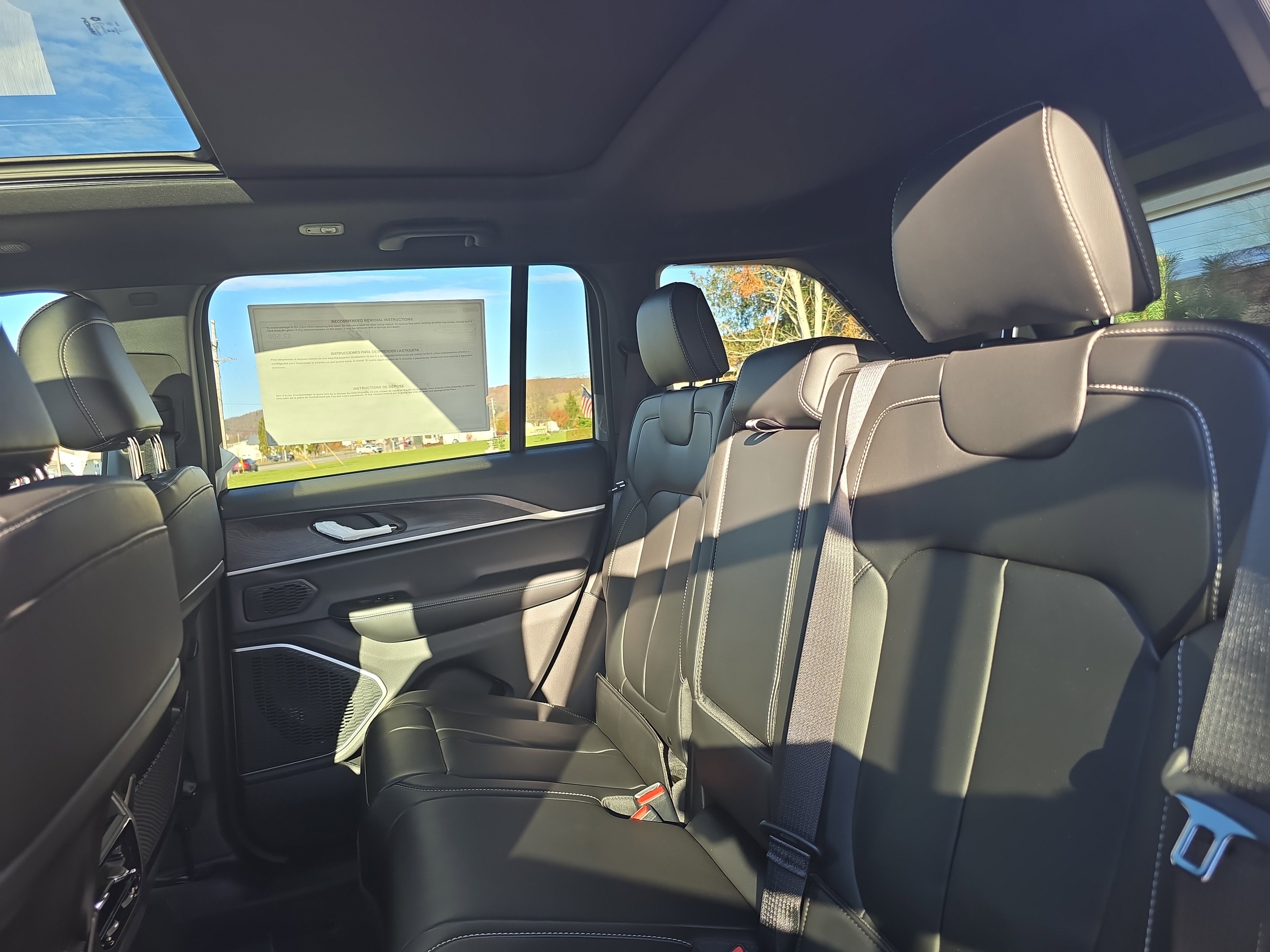 New 2025 Jeep Grand Cherokee Limited image 13