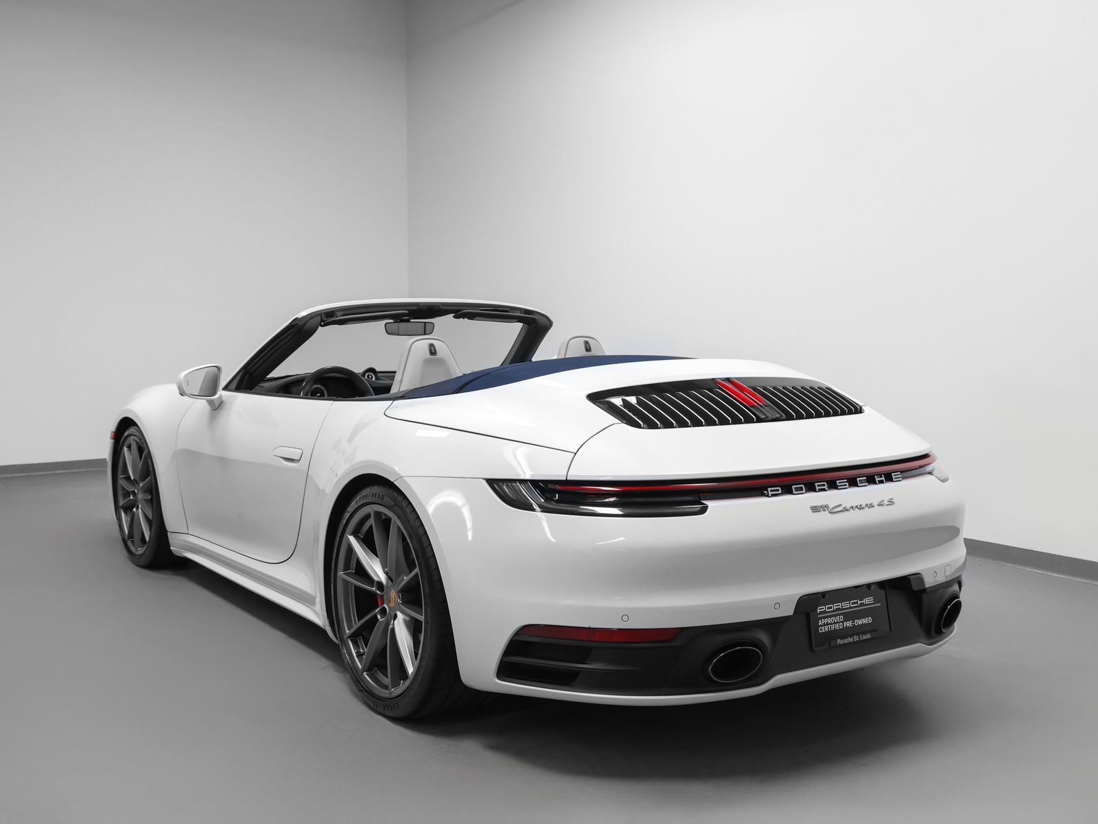 Certified 2020 Porsche 911 Carrera 4S image 3