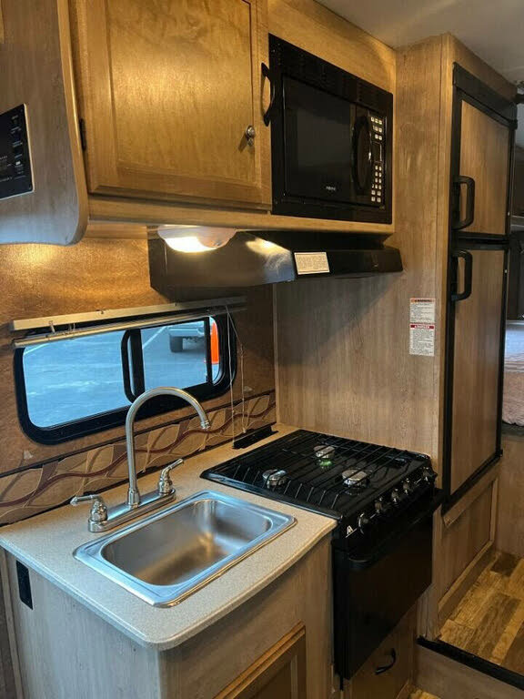 Used 2014 Ford E-350 and Econoline 350 Super Duty image 2