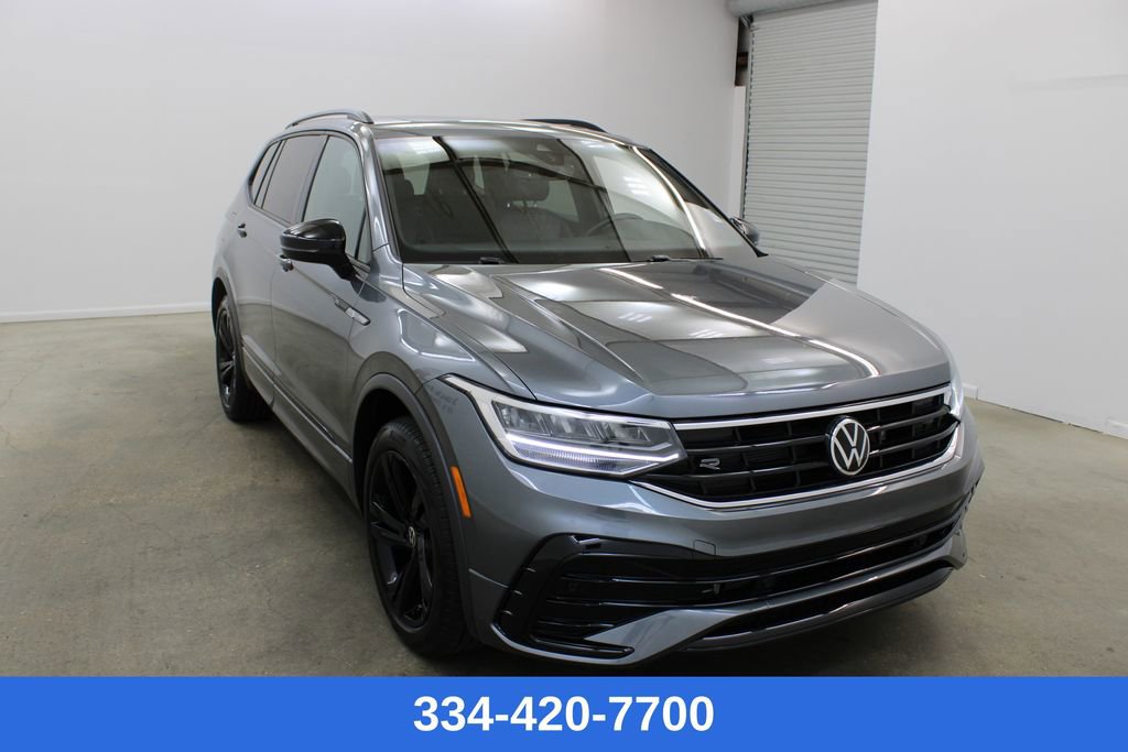 Certified 2023 Volkswagen Tiguan SE R-Line image 5